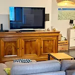 Appartement Refuge Savoyard - Centre, Parking Et Balcon Chambéry